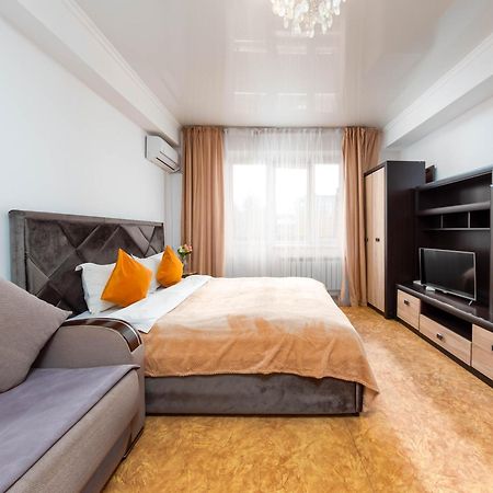 Apartment Оn Makatayeva 5 B Almaty Luaran gambar