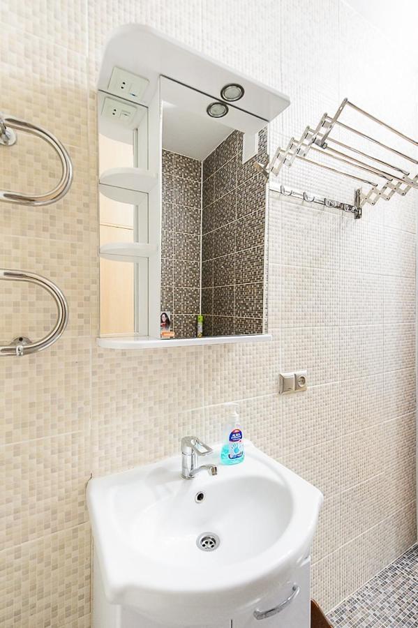 Apartment Оn Makatayeva 5 B Almaty Luaran gambar